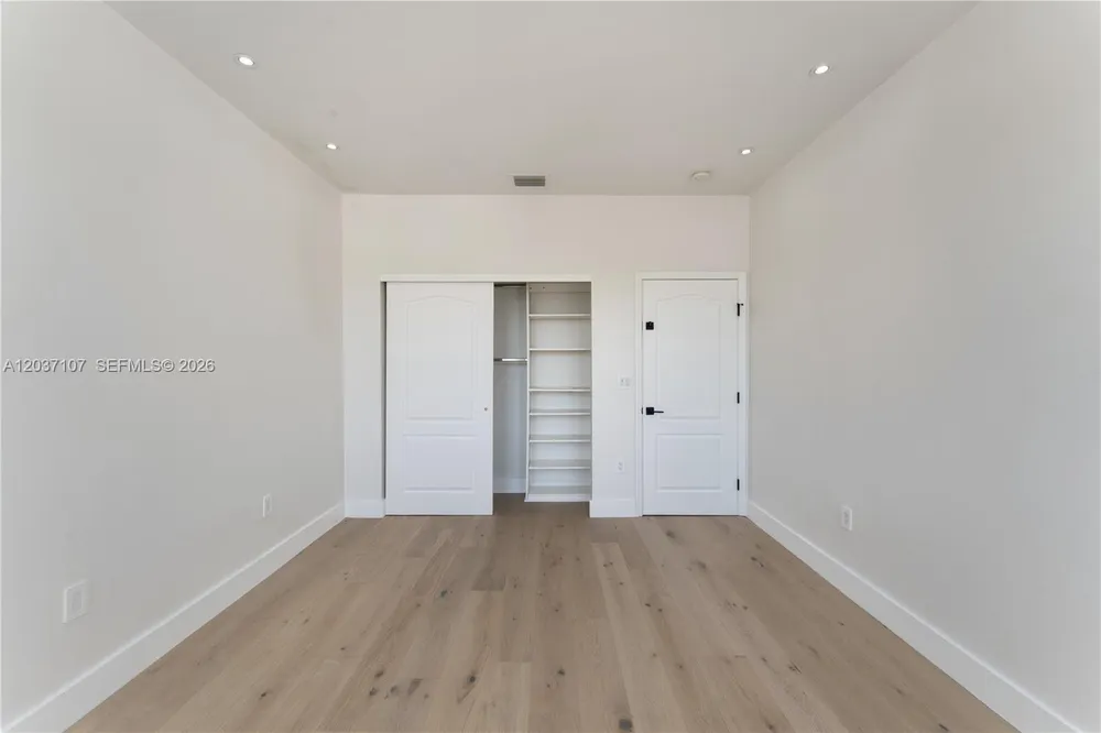 21156 NE 33rd Ave, Aventura, FL 33180