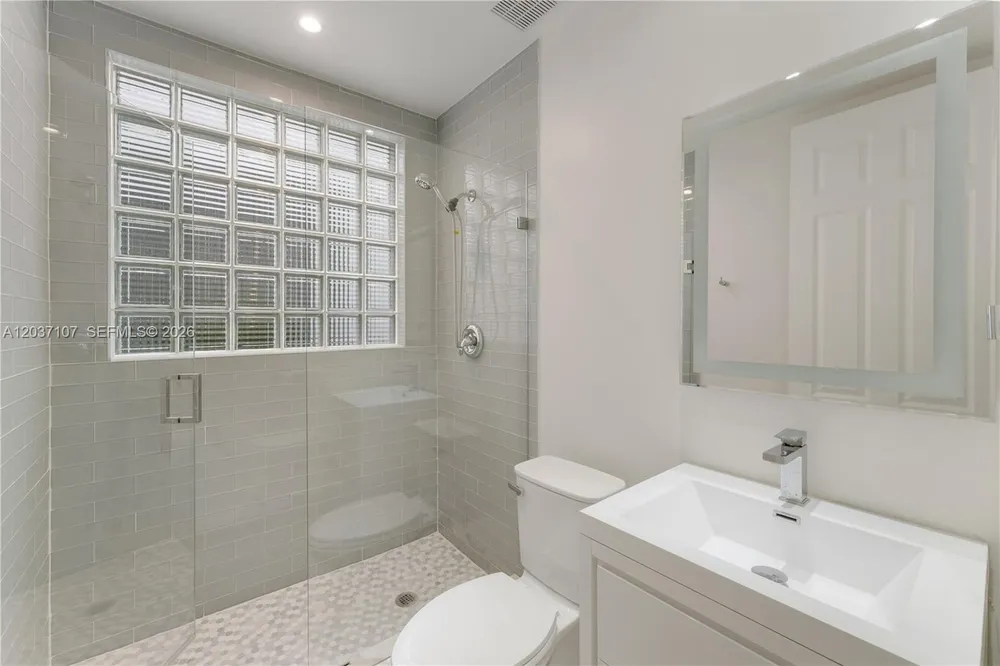21156 NE 33rd Ave, Aventura, FL 33180