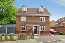 Gunning Road, Grays