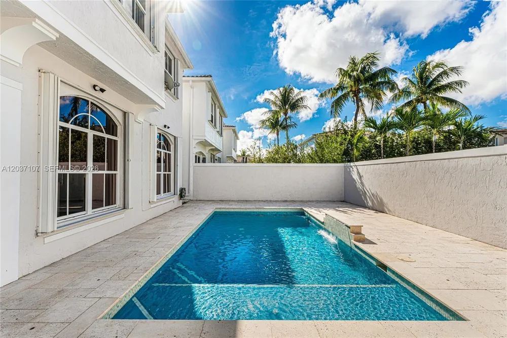 21156 NE 33rd Ave, Aventura, FL 33180