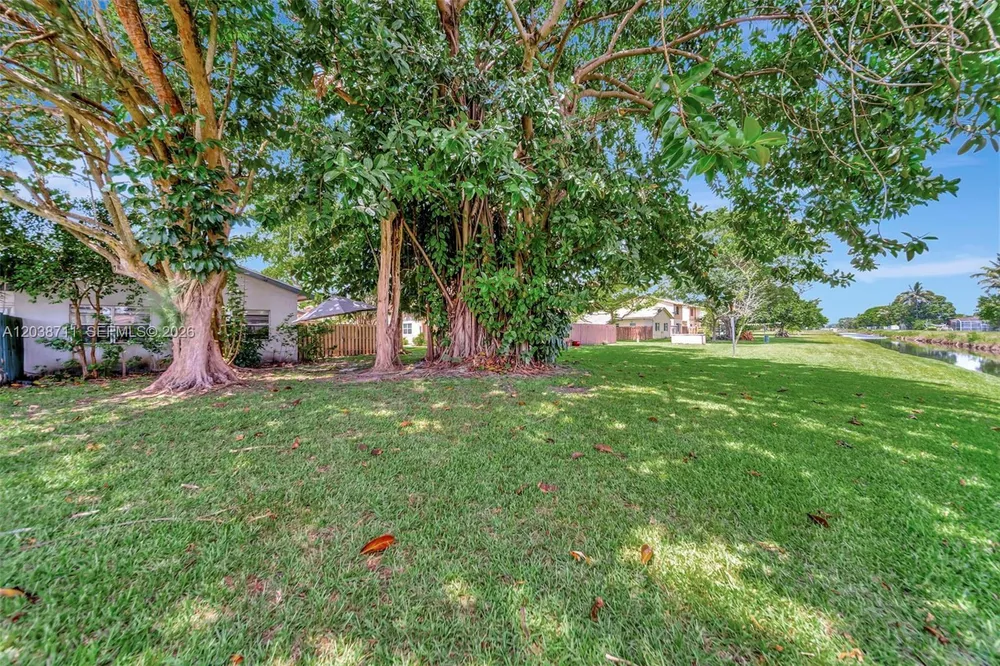 7447 W Sunrise Blvd, Plantation, FL 33313-4465