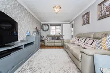 Gunning Road, Grays