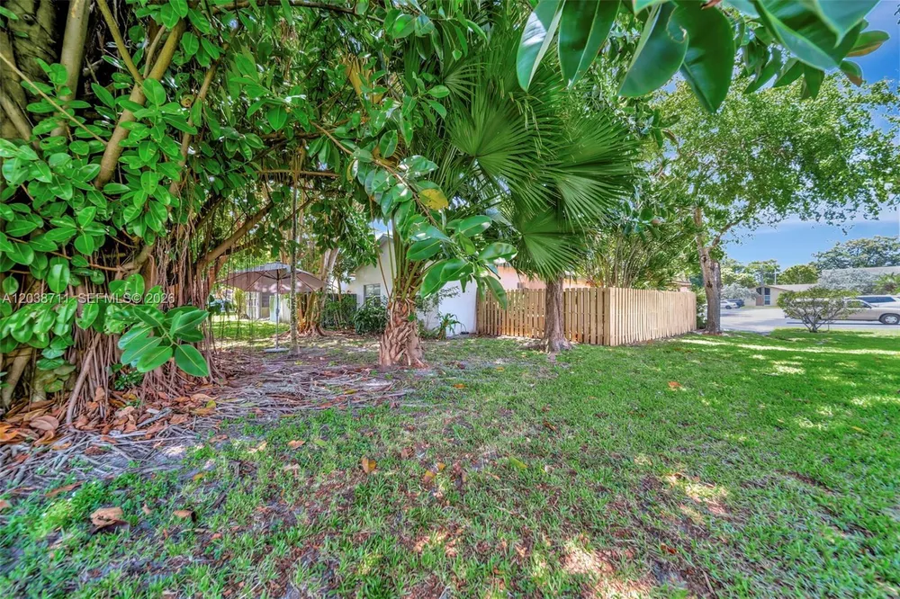 7447 W Sunrise Blvd, Plantation, FL 33313-4465