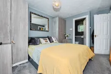 Gunning Road, Grays