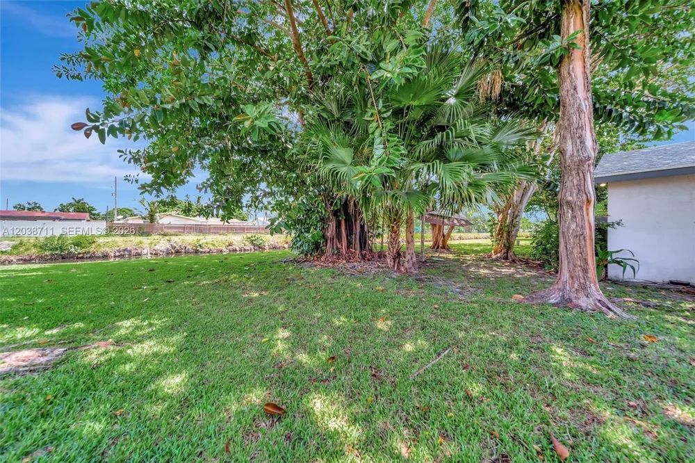 7447 W Sunrise Blvd, Plantation, FL 33313-4465