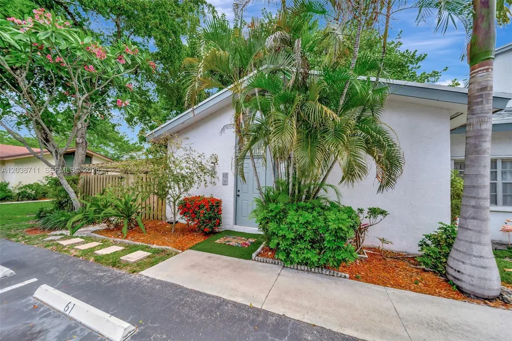 7447 W Sunrise Blvd, Plantation, FL 33313-4465