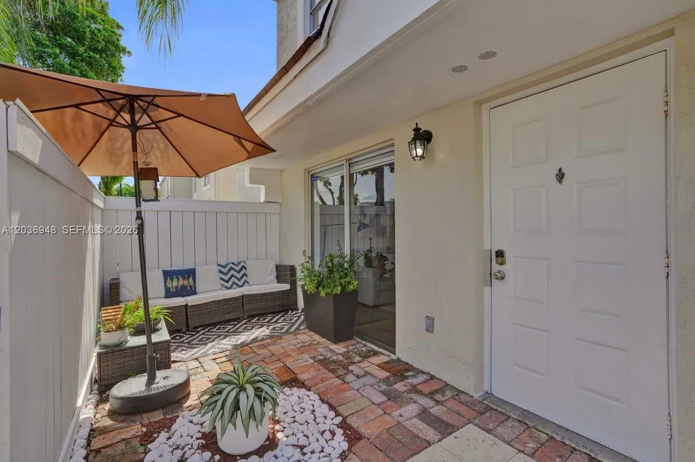 4555 SW 68th Court Cir, Miami, FL 33155