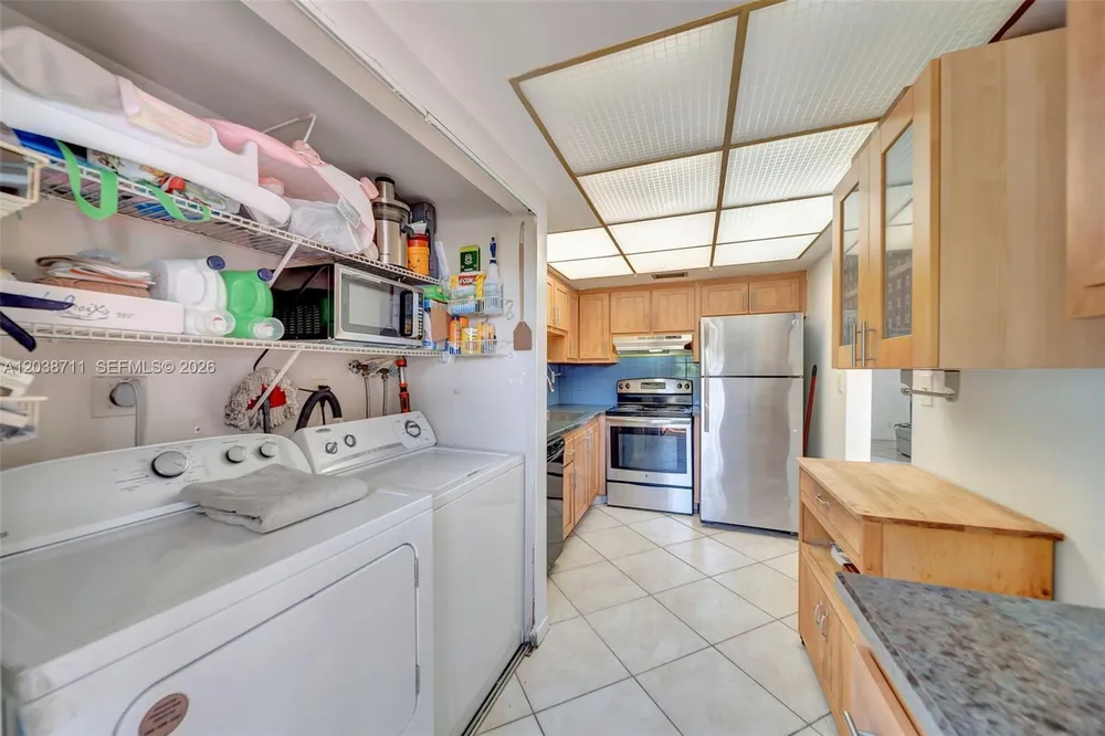 7447 W Sunrise Blvd, Plantation, FL 33313-4465