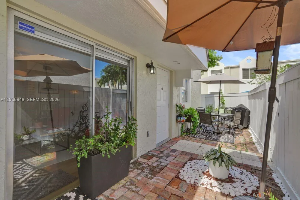 4555 SW 68th Court Cir, Miami, FL 33155