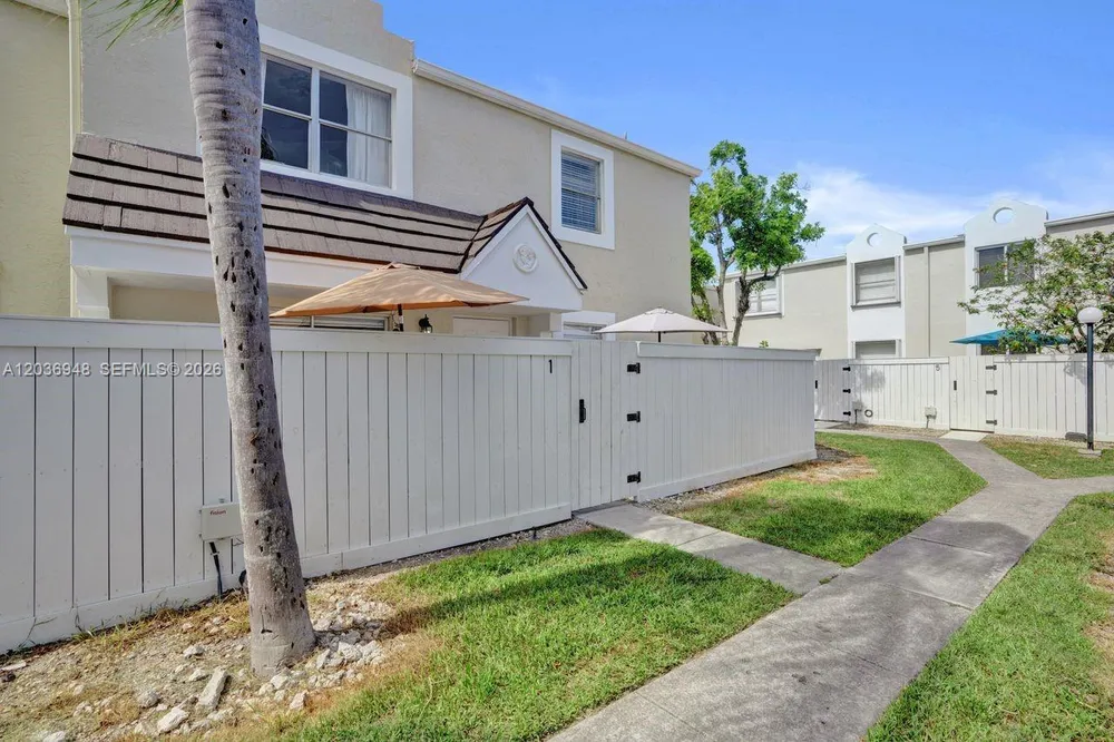 4555 SW 68th Court Cir, Miami, FL 33155