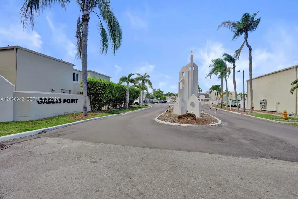 4555 SW 68th Court Cir, Miami, FL 33155