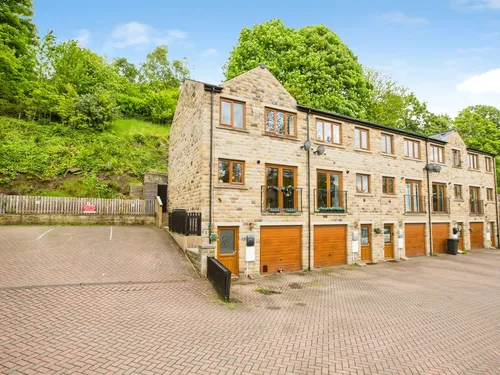 Middlefoot Terrace, Luddendenfoot, Halifaxphoto