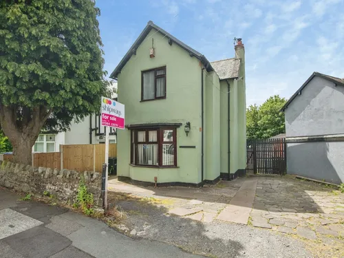 Parkway Road, DUDLEYphoto