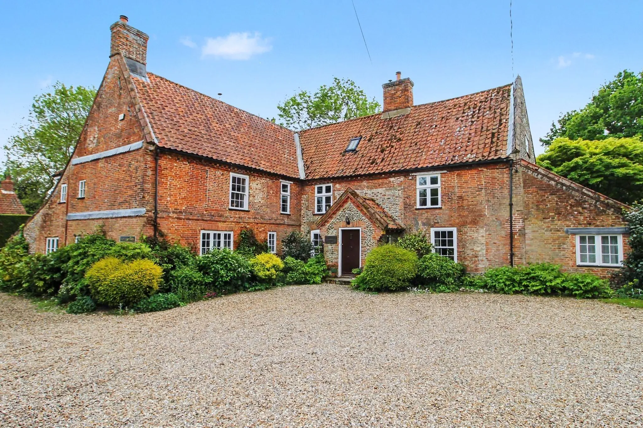 Charming Period Farmhouse In Edgefield