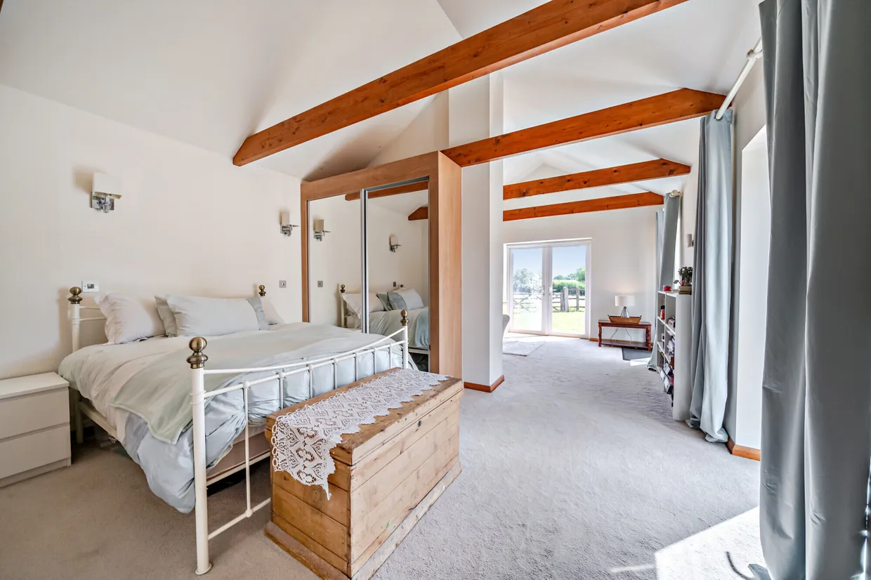 Old Park Lane, Farnham, GU9 photo 6