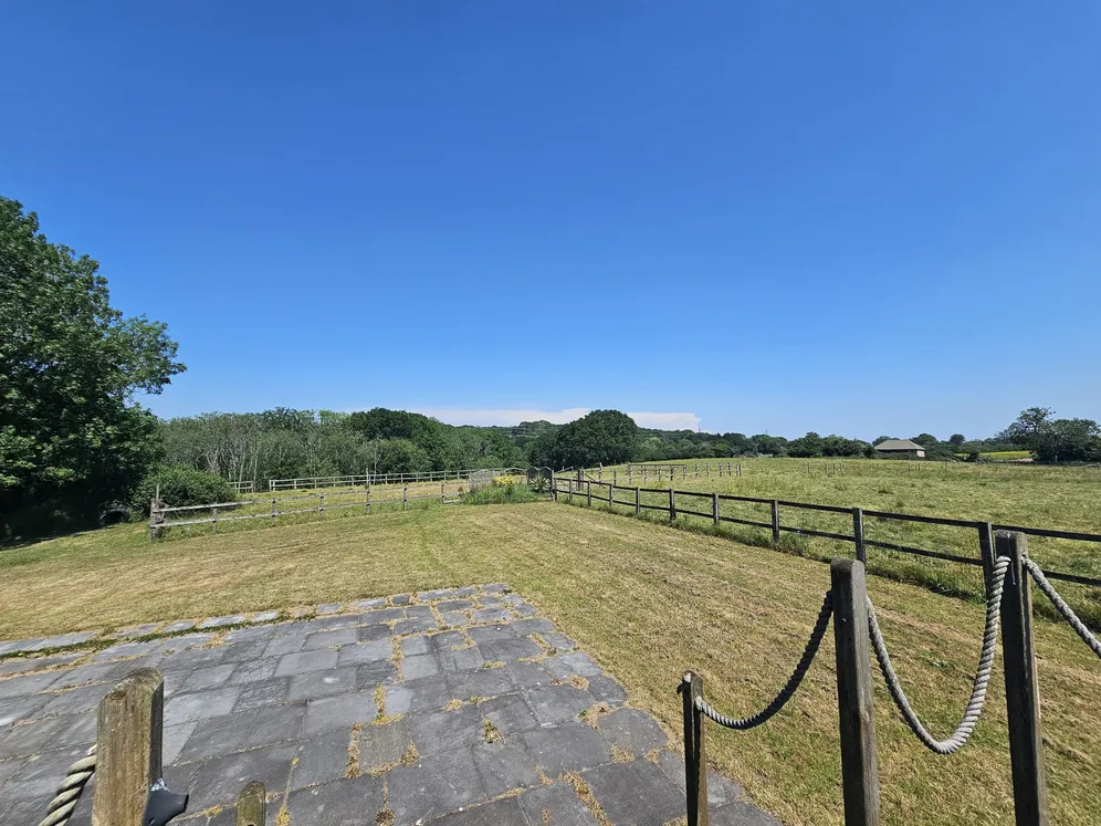 Old Park Lane, Farnham, GU9 photo 8