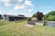 Old Park Lane, Farnham, GU9 photo 18