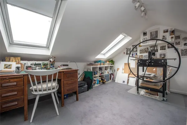 Wathen Road, Dorking, RH4 photo 13
