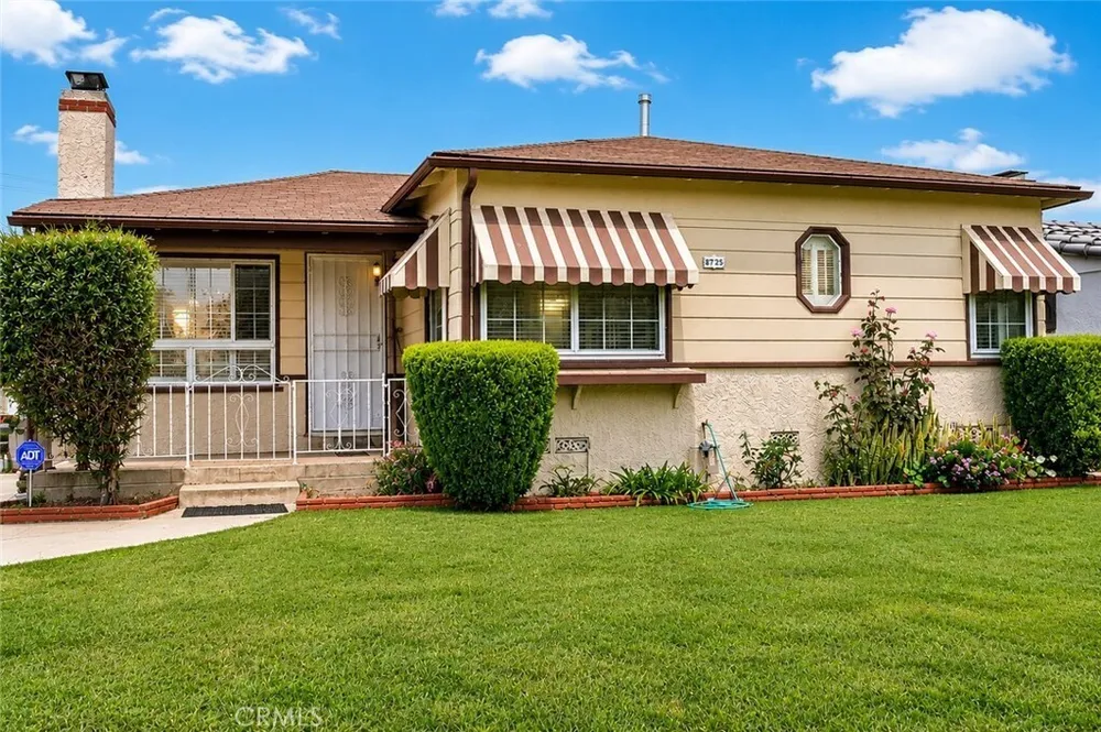 8725 S Gramercy Pl, South Los Angeles, CA 90047