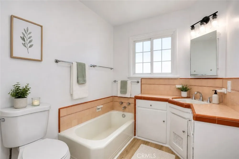 8725 S Gramercy Pl, South Los Angeles, CA 90047