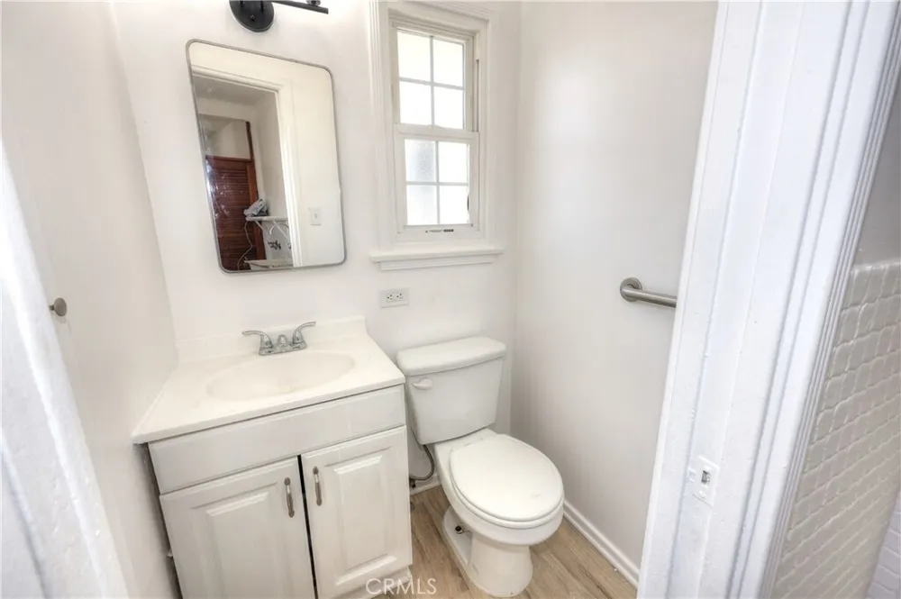 8725 S Gramercy Pl, South Los Angeles, CA 90047
