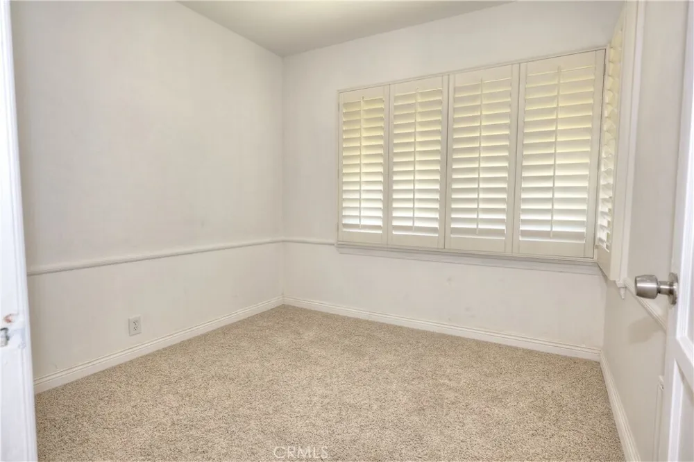8725 S Gramercy Pl, South Los Angeles, CA 90047