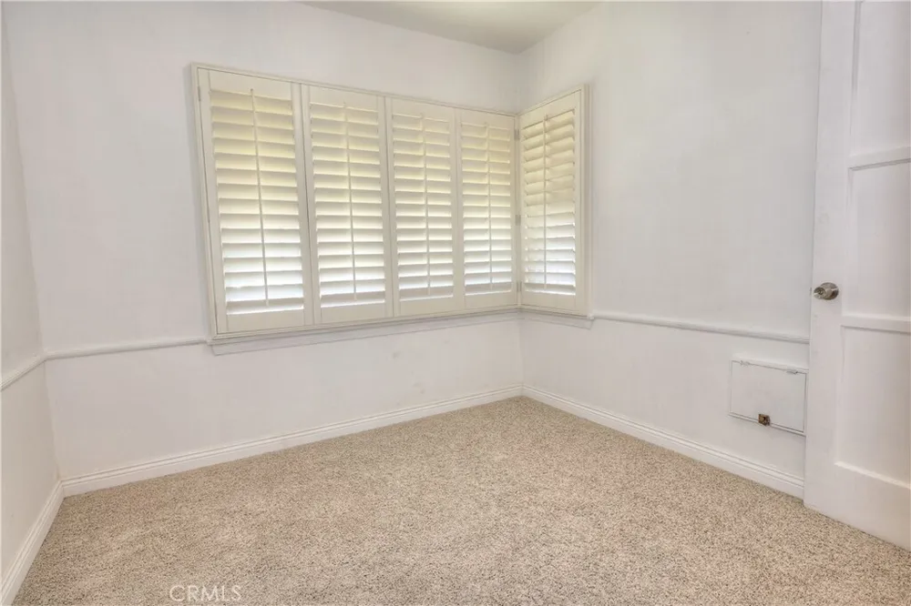 8725 S Gramercy Pl, South Los Angeles, CA 90047