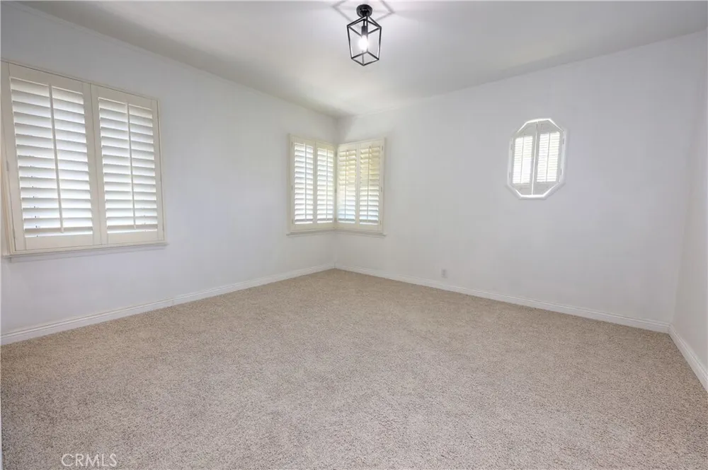 8725 S Gramercy Pl, South Los Angeles, CA 90047