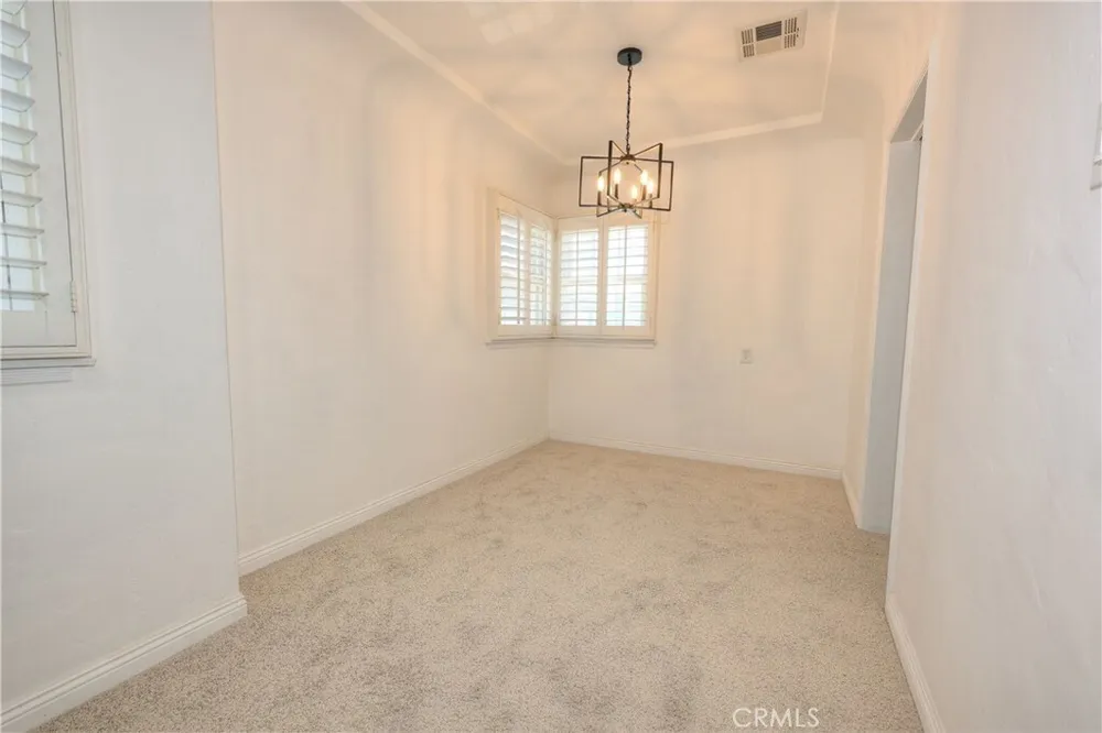 8725 S Gramercy Pl, South Los Angeles, CA 90047