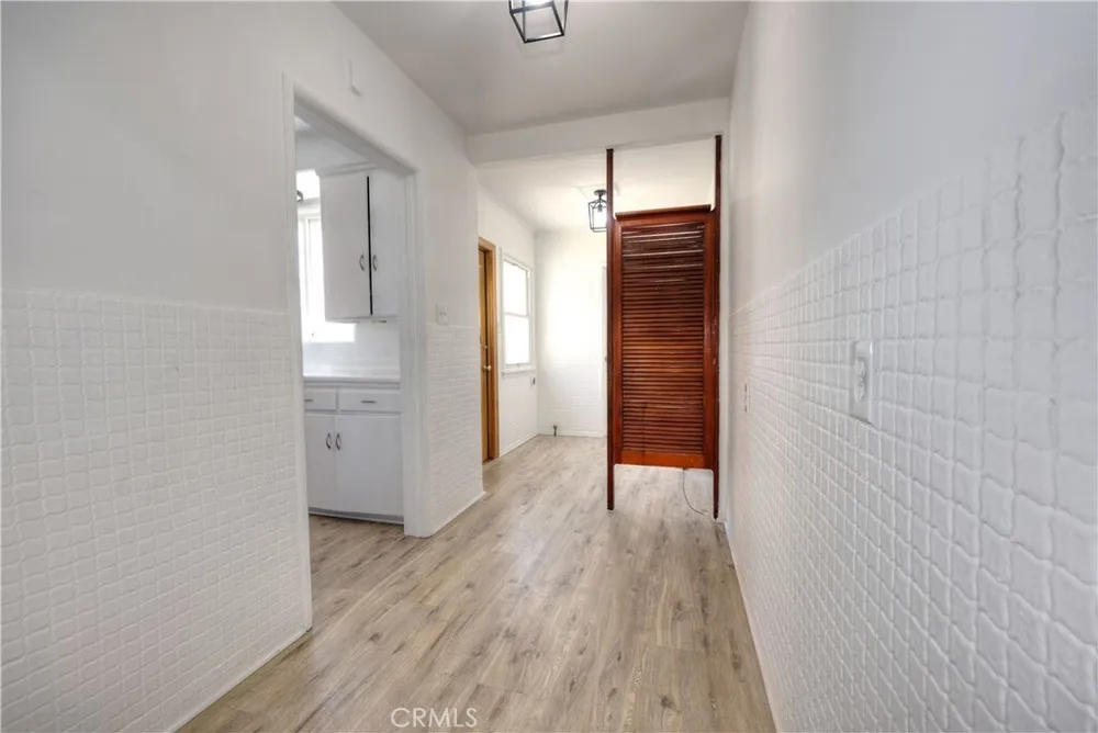 8725 S Gramercy Pl, South Los Angeles, CA 90047