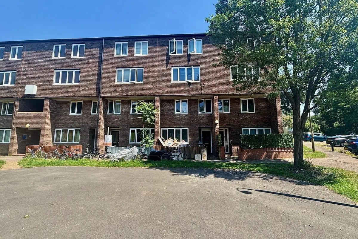Dowdeswell Close, London