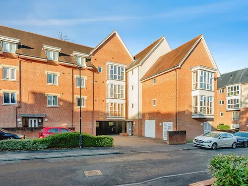 Stone Court, Crawleyphoto