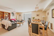 Stone Court, Crawley