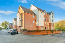 Stone Court, Crawley