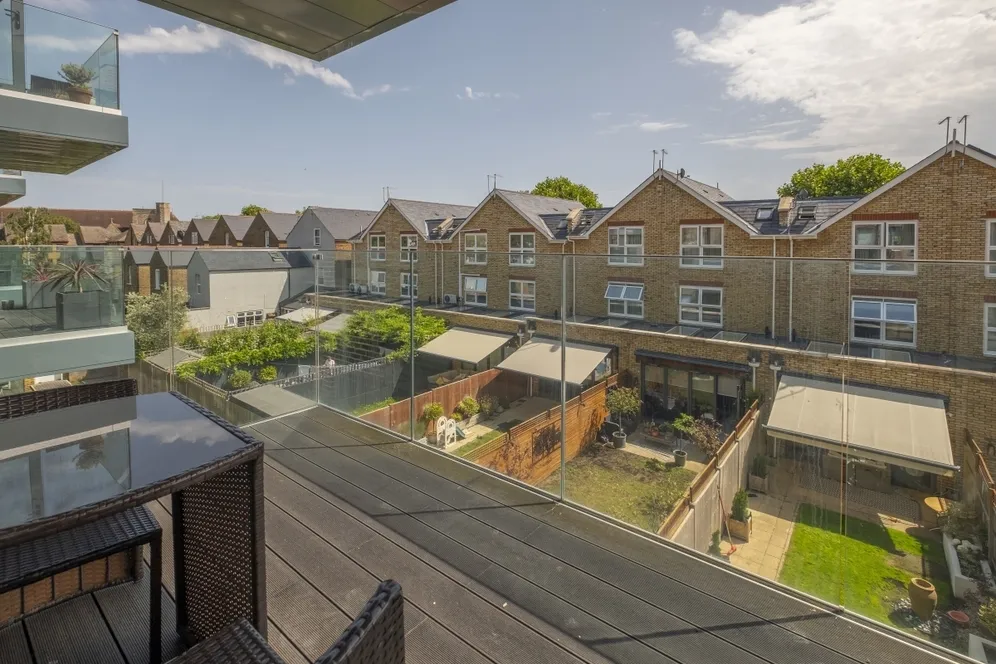 Antoinette Close Kingston Upon Thames KT1 photo 3