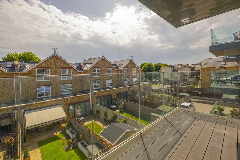 Antoinette Close Kingston Upon Thames KT1 photo 4