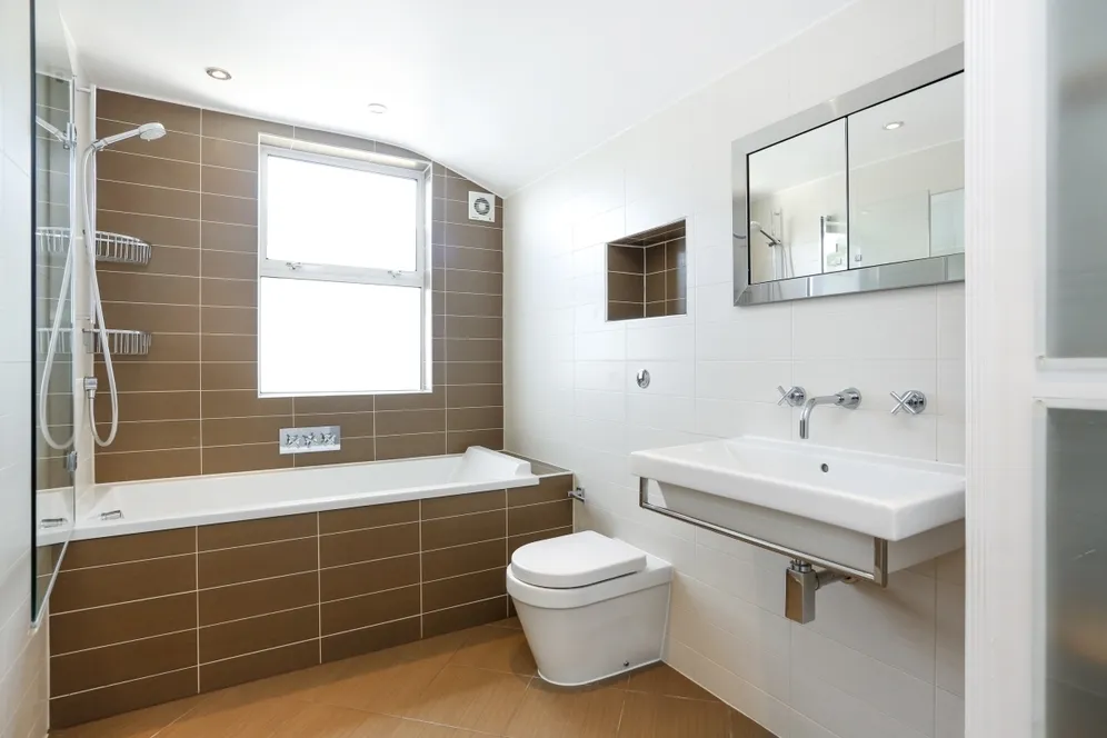 Palmerston Road, SW19 photo 4
