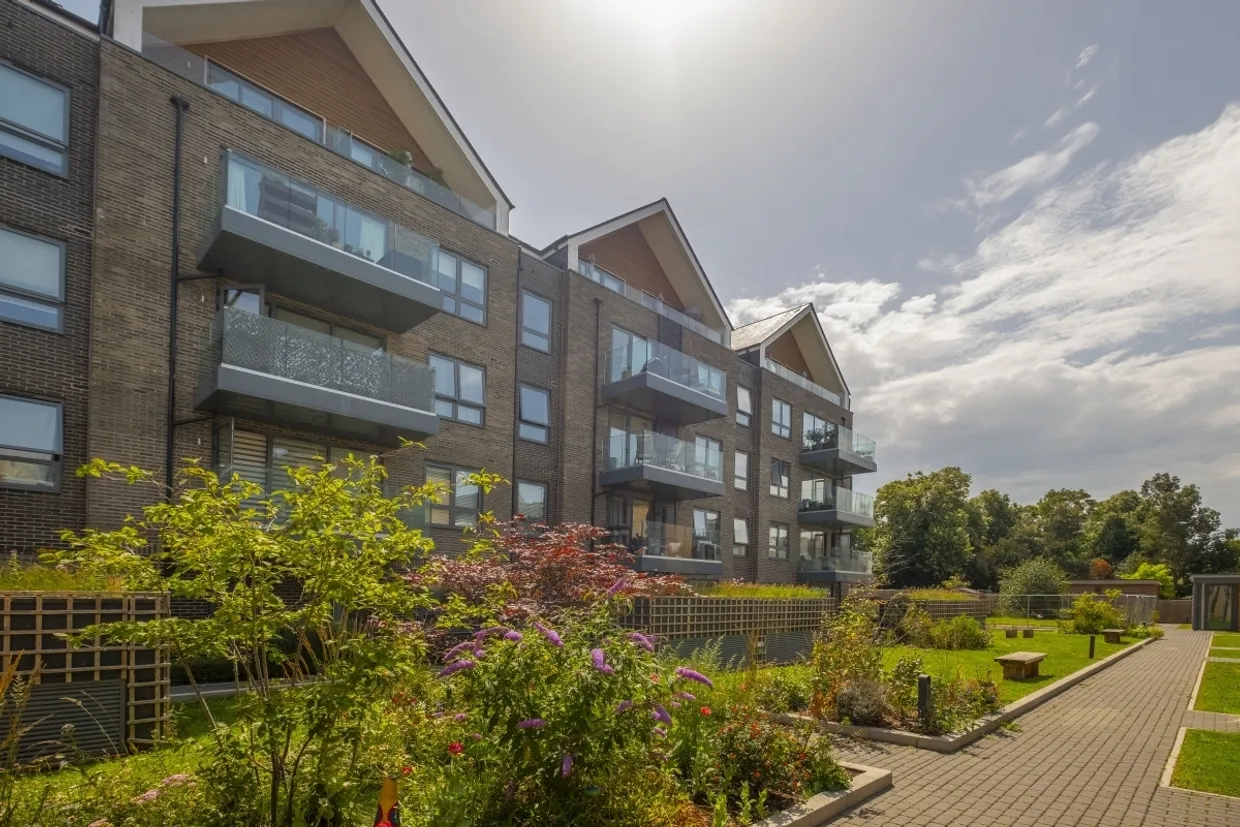 Antoinette Close Kingston Upon Thames KT1 photo 9