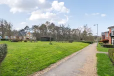 Glanville Way, Epsom KT19 photo 4