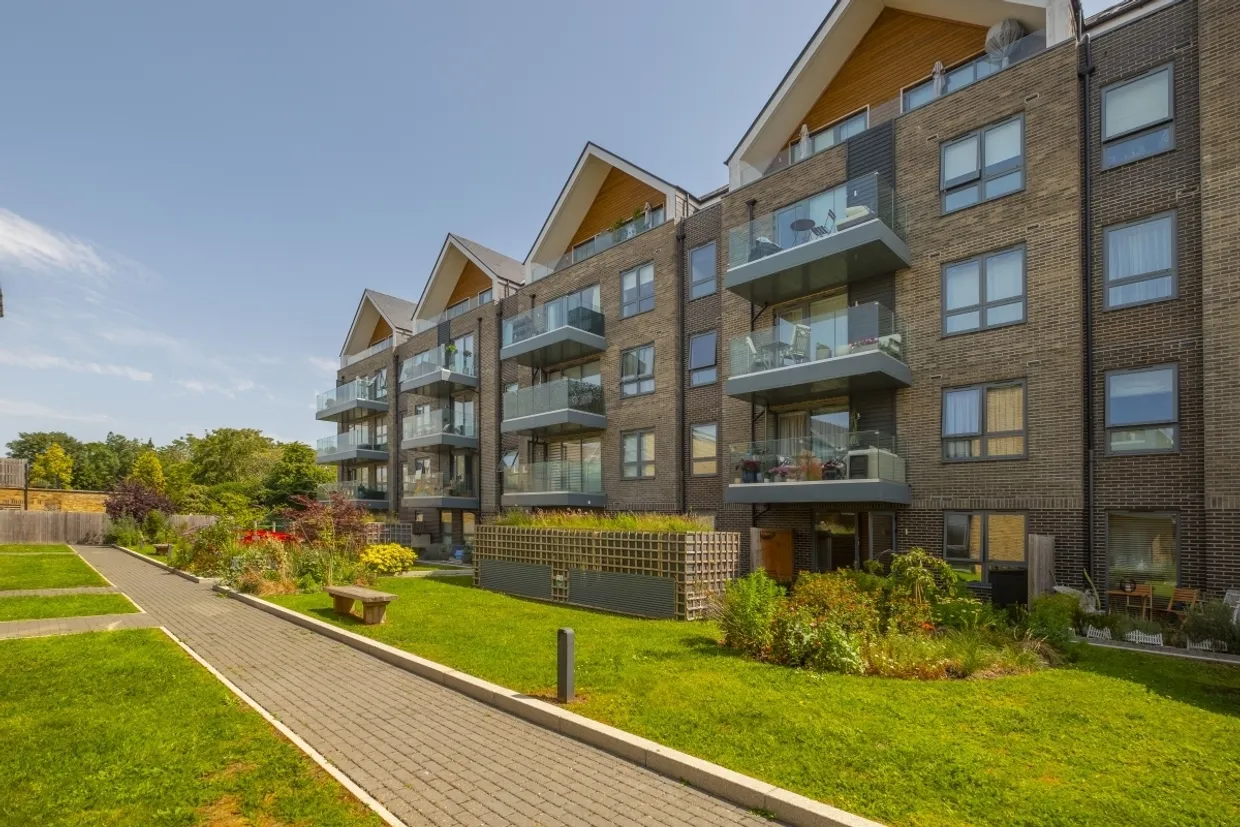Antoinette Close Kingston Upon Thames KT1 photo 10