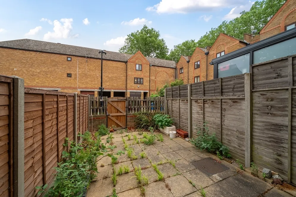 Brunswick Quay, Surrey Quays, SE16 photo 15