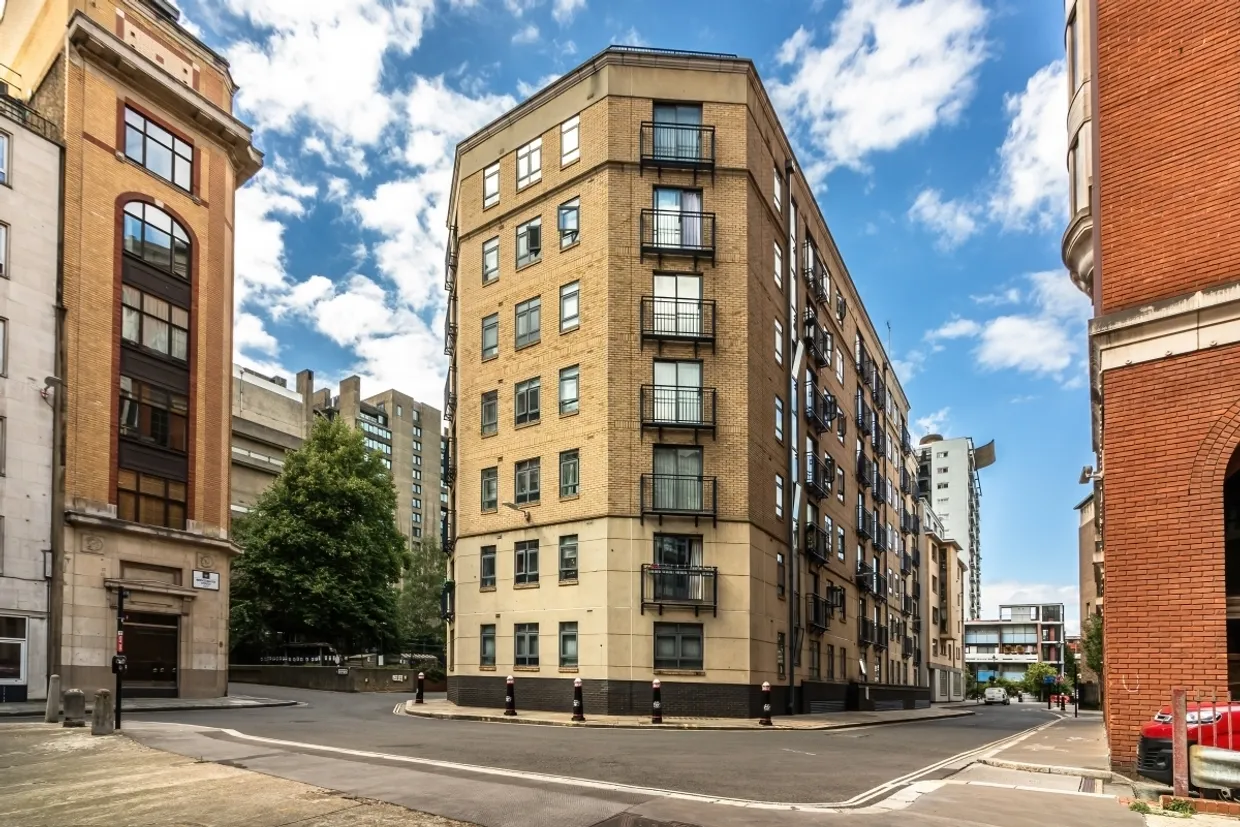 Bridgewater Square London EC2Y photo 18