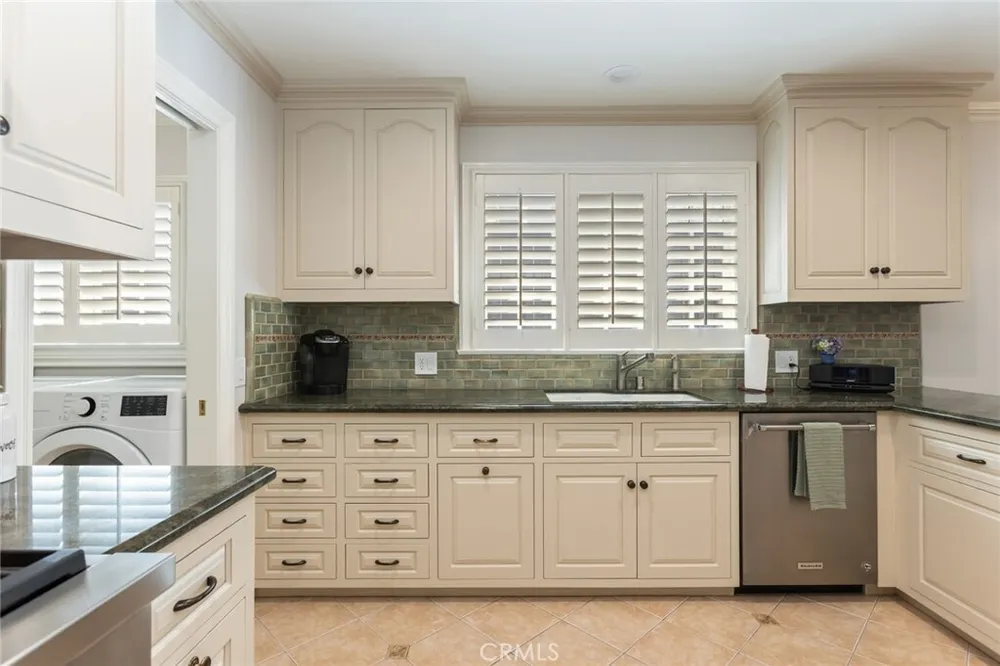 481 Paulette Pl, La Canada Flintridge, CA 91011