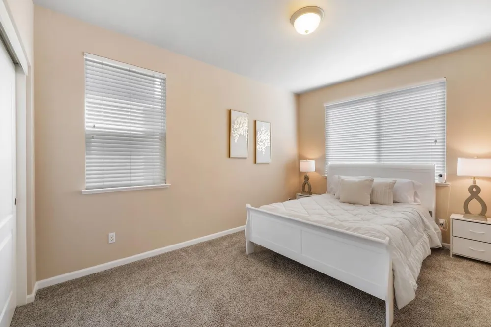 3662 W River Dr, Sacramento, CA 95833