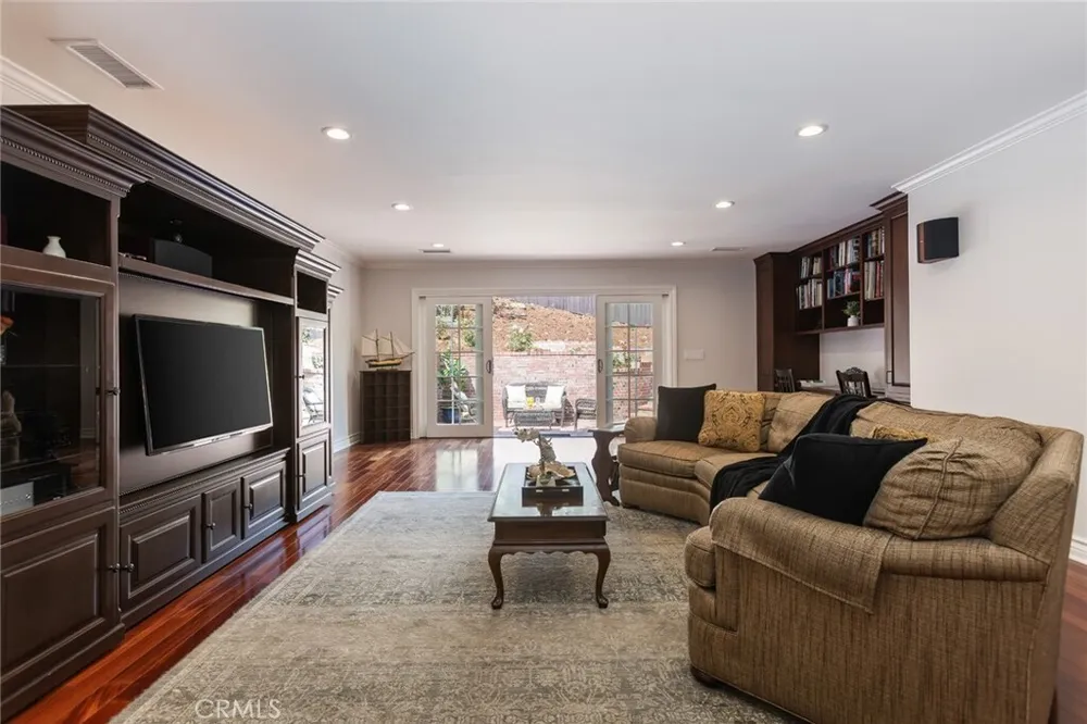 481 Paulette Pl, La Canada Flintridge, CA 91011