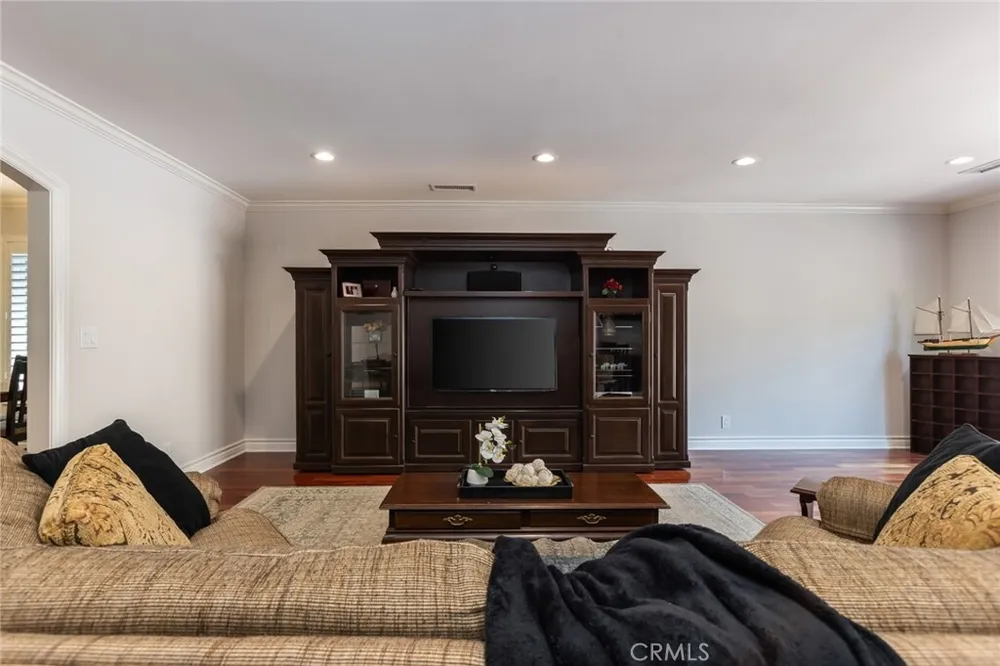 481 Paulette Pl, La Canada Flintridge, CA 91011