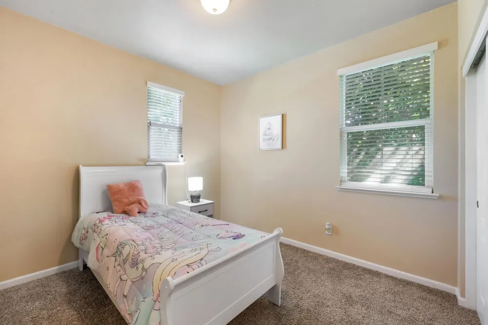 3662 W River Dr, Sacramento, CA 95833
