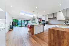 Hillcross Avenue, Morden