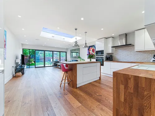 Hillcross Avenue, Mordenphoto