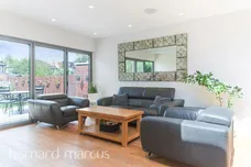 Hillcross Avenue, Morden